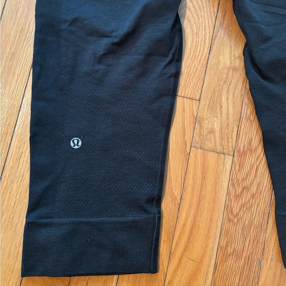 Cropped Lululemon Leggings - Picture 6 of 8
